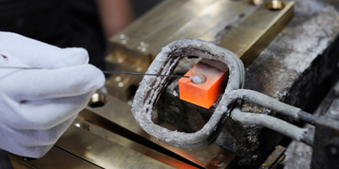 雅鼎在焊接要求較高的產品上使用65%高銀焊條，充分保證產品品質